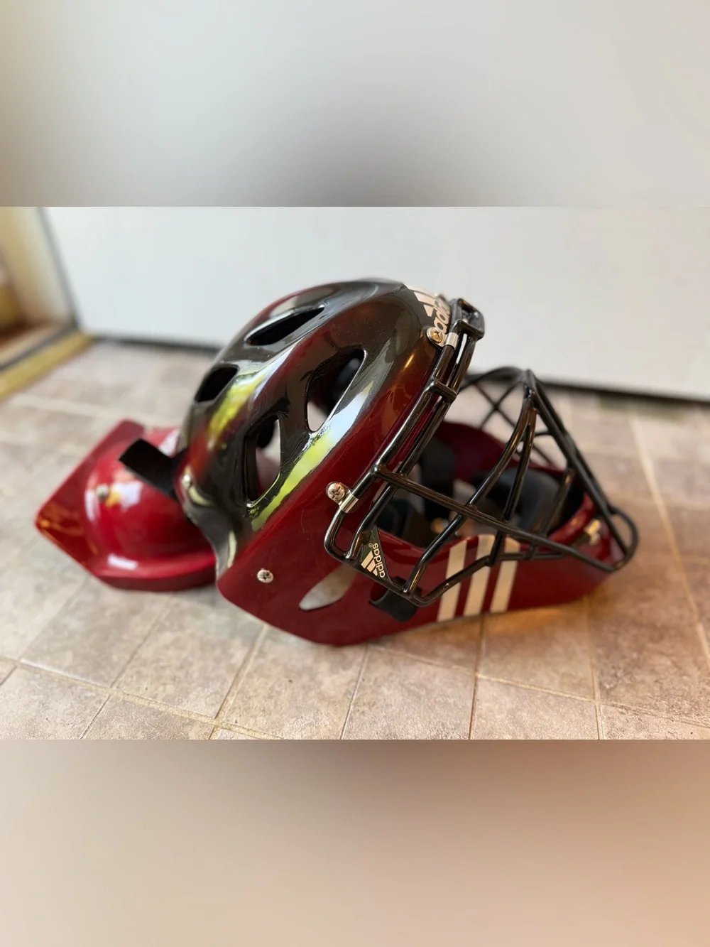 Adidas - Catcher’s Helmet
